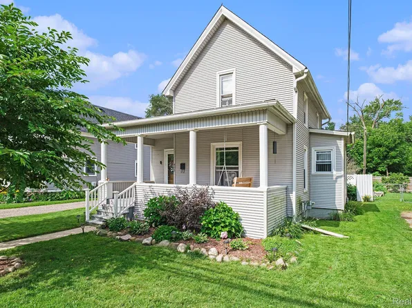 405 N Oak St, Durand, MI 48429
