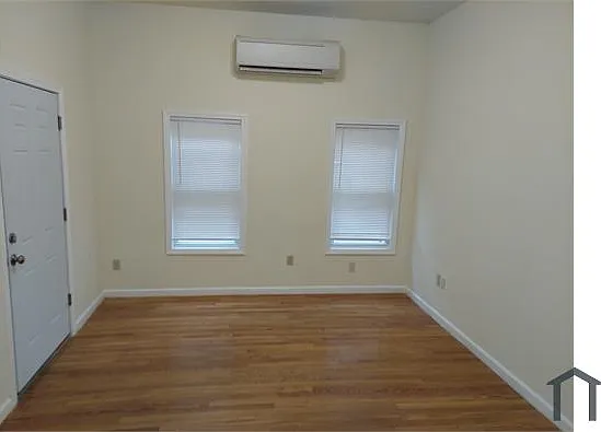 74 New Park Ave — Photo 3