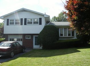 1678 Summit Lake Rd, Clarks Summit, PA 18411