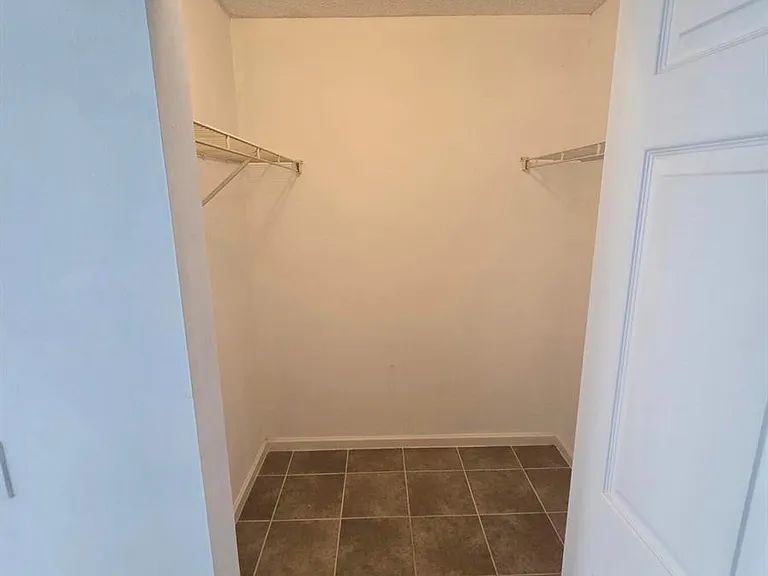 7093 Middlebury Dr — Photo 13