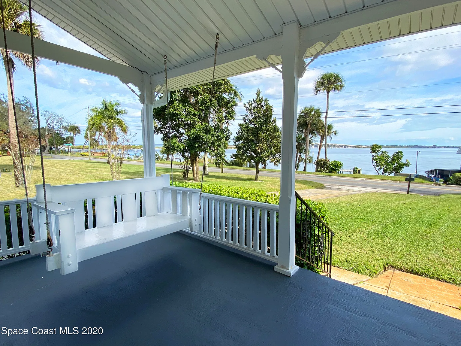 3 bed, 1.5 bath, 2808 sqft, $2,550 — Photo 1