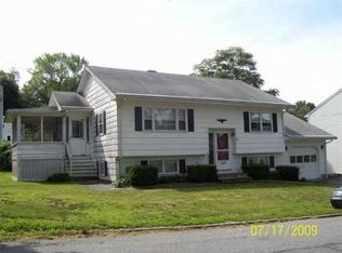 43 Orleans St, Lowell, MA 01850