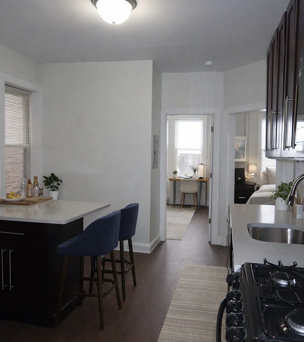 1003 Ave C Apartments — Photo 2