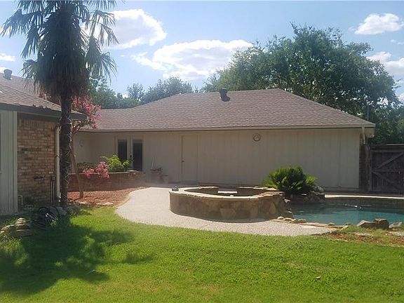 4th image of 403 Woodhollow Dr