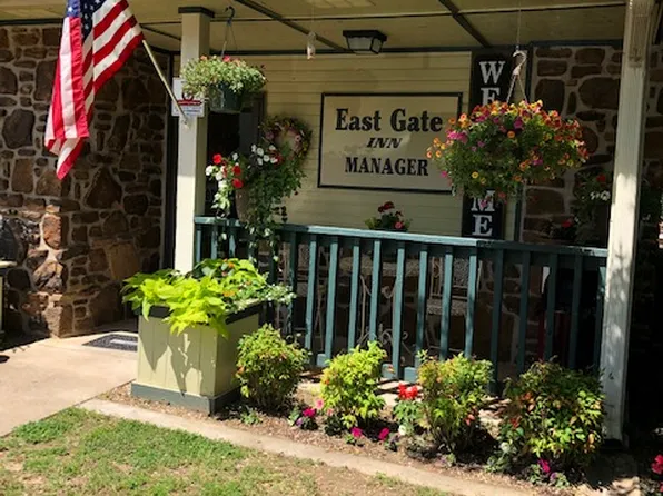 East Gate Inn, 711 N East Ave #E11, Tahlequah, OK 74464