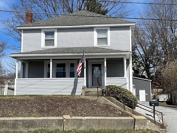 2nd image of 213 Columbian Avenue