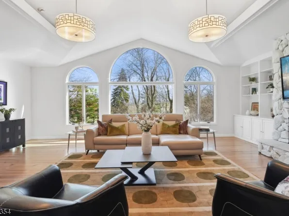 2 Edgewood Ter, Montclair Twp., NJ 07042