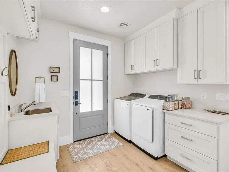 2811 S 3680 W — Photo 16
