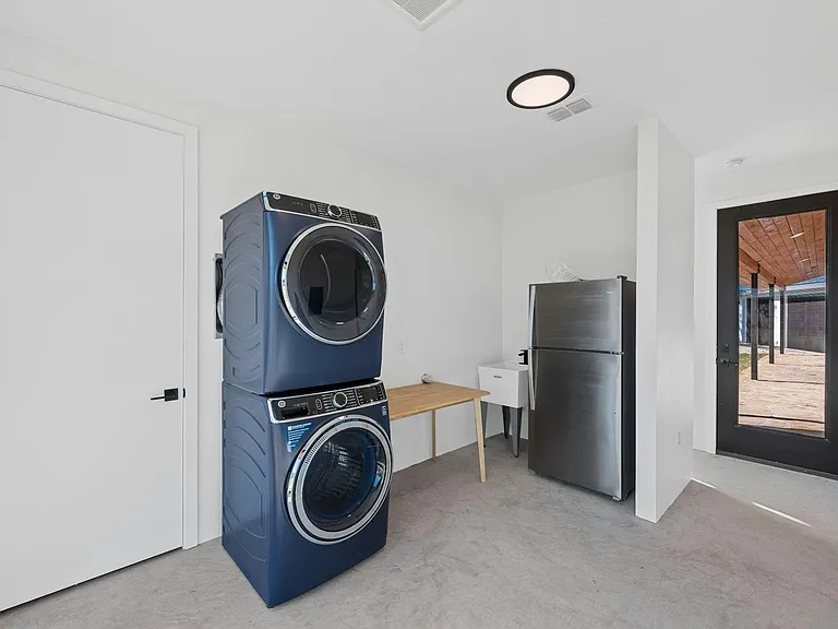 1802 Man O War Dr — Photo 16