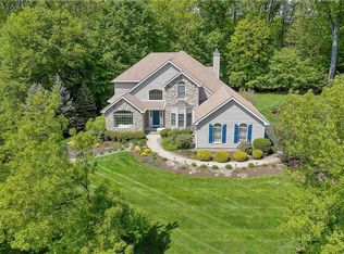 19 Golf Course Dr, Montebello, NY 10901