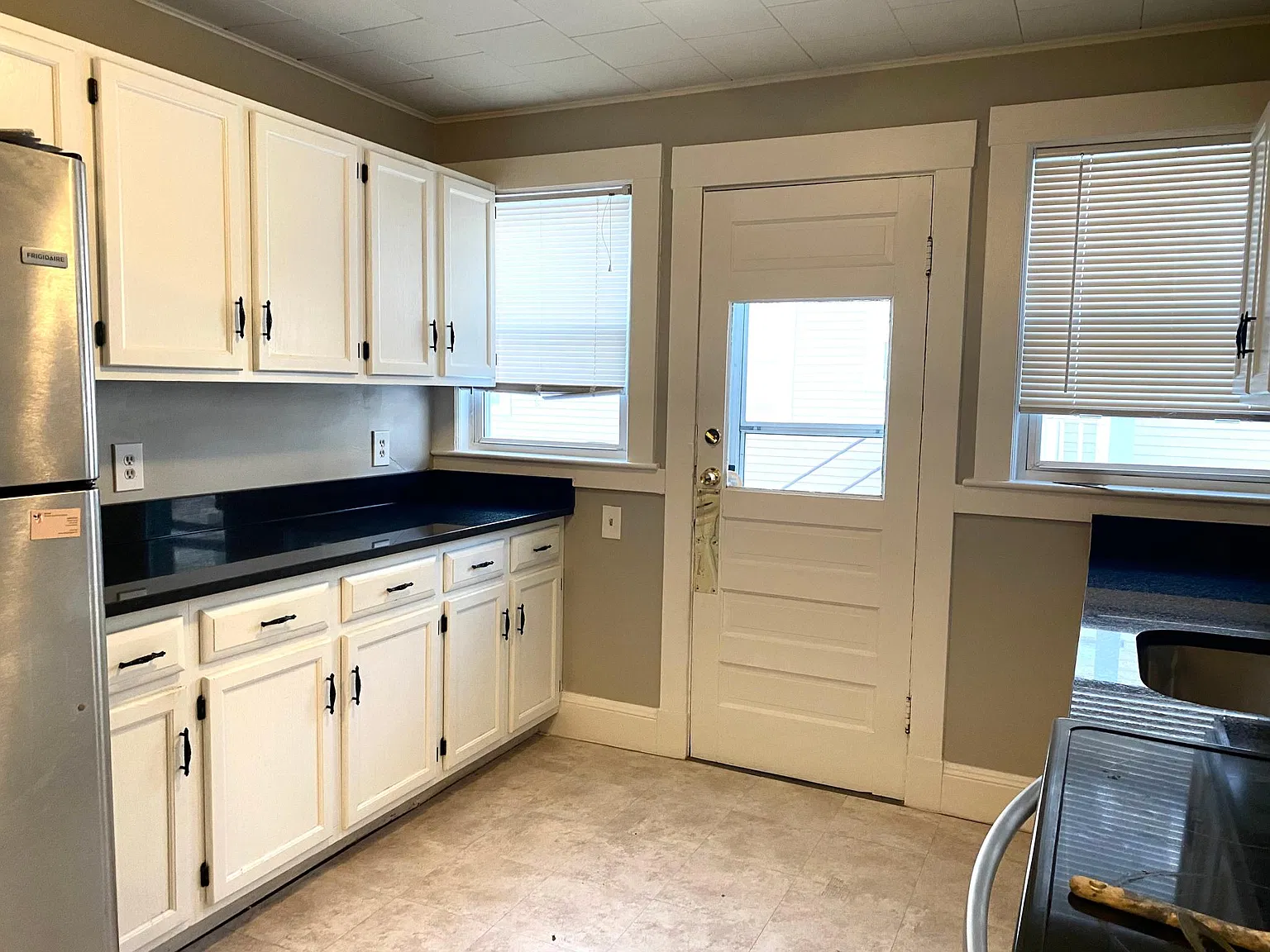 2 bed, 1000 sqft, $2,650 — Photo 3