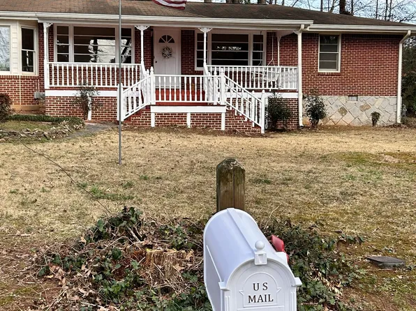 1524 Carlton Ave, Stone Mountain, GA 30087