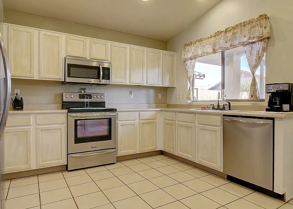 1st image of 15851 W Saguaro Ln