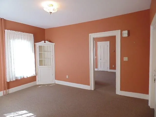92 Pearl St — Photo 31