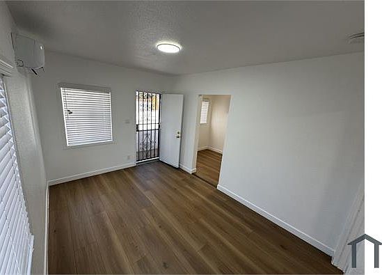 4th image of 816 E 87th Pl #818