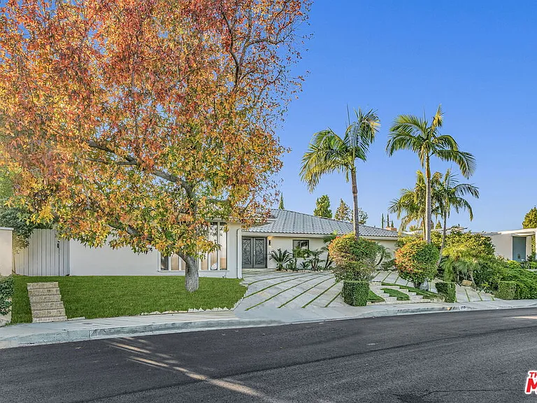 2177 Summitridge Dr — Photo 8