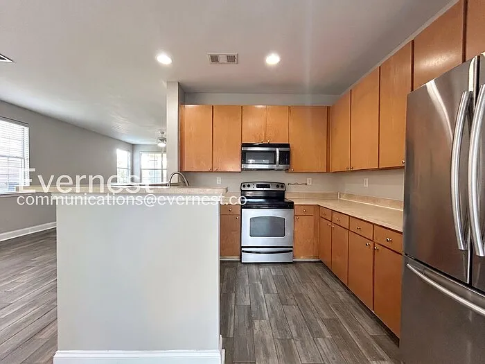 3917 Cannonsgate Ln — Photo 3