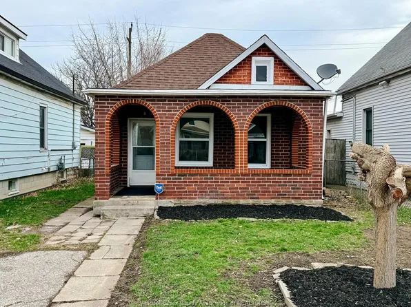 1046 Lillian Ave, Windsor, ON N9A 1V7