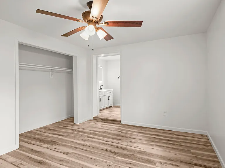 19717 Oak Ct — Photo 15