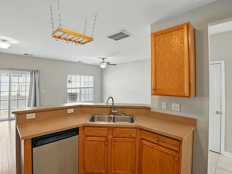 12244 Stratfield Place Cir — Photo 11