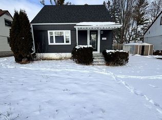 638 McKellar St, Peterborough, ON K9J 1R3