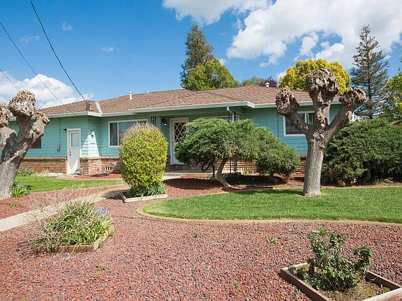 3rd image of 2754 Wallace Dr