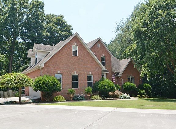 2nd image of 136 Whites Point Dr
