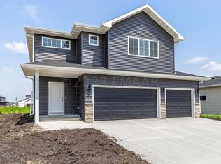 6175 Martin Ln W, West Fargo, ND 58078