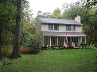 142 Carolina Nooseneck Rd, Richmond, RI 02898