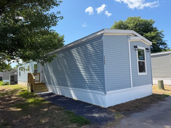 2208 Cotswold Ct #2208, Liverpool, NY 13090