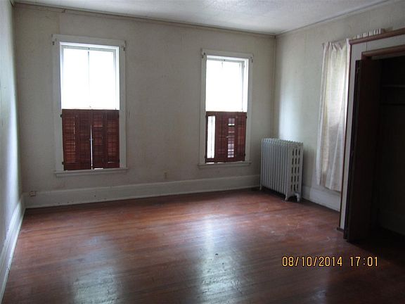 4th image of 520 W Jefferson Blvd