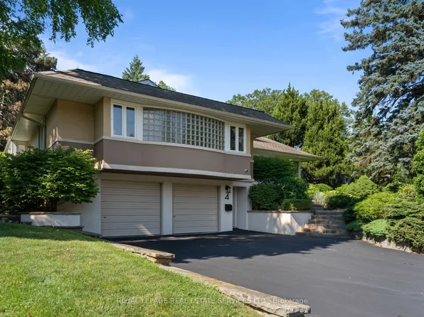 4 Prince George Dr, Toronto, ON M9A 1X8