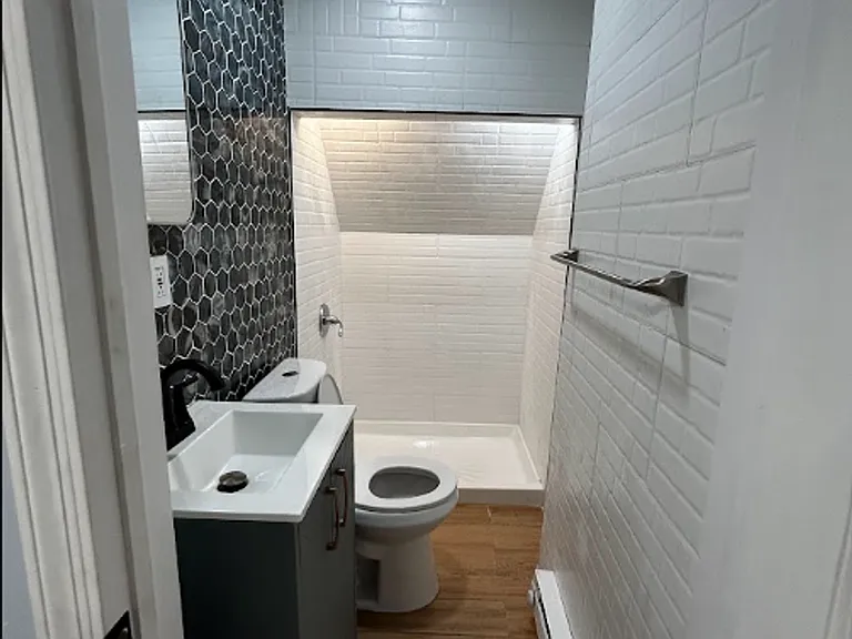 1638 Sanderson Ave — Photo 72