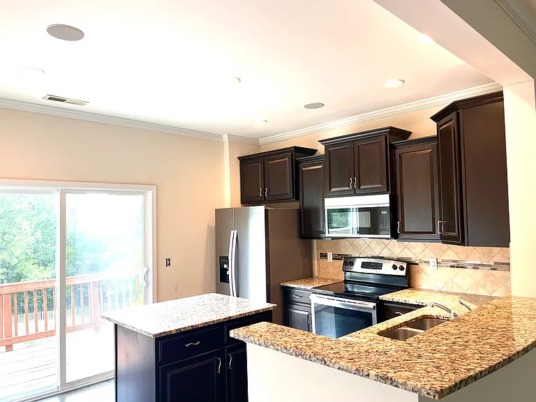 1006 Summerhouse Rd — Photo 17