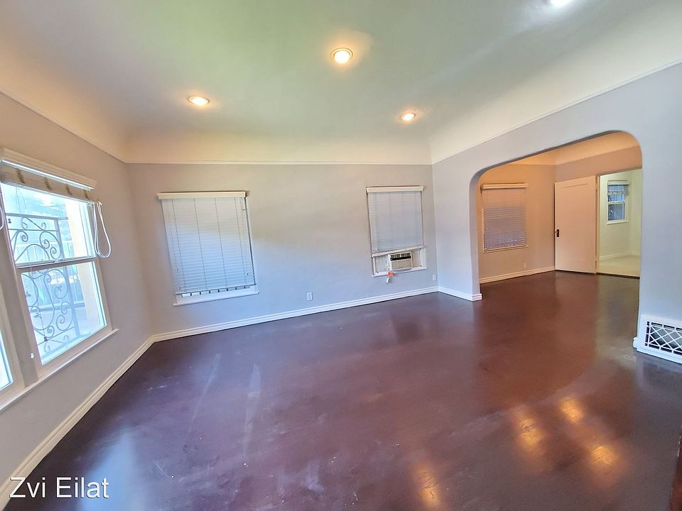 1st image of 437 1/2 N Hayworth Ave #4961903