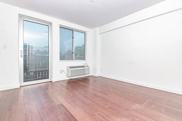 Rented by MySpaceNYC | media 67
