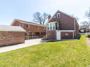 14549 17th Rd, Whitestone, NY 11357