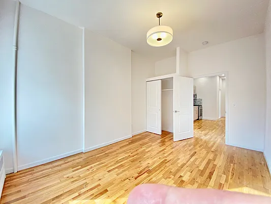 Rented by Mae Equities | media 24