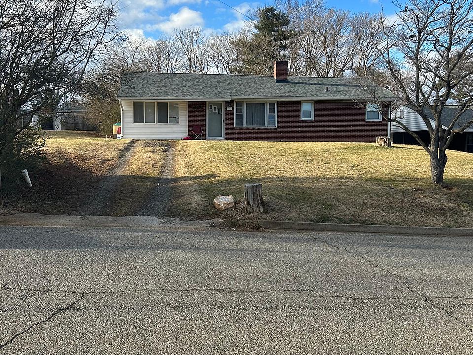 1st image of 1007 Ainsley St