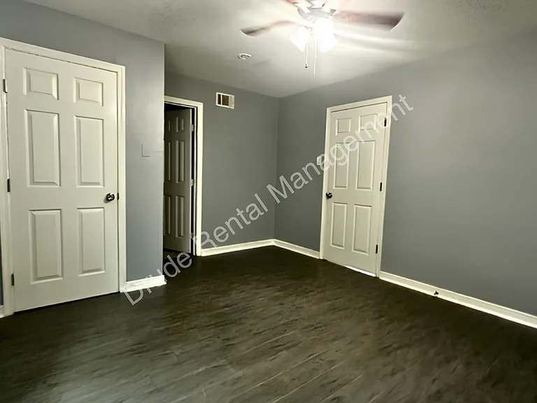 312 N Chestnut St — Photo 6