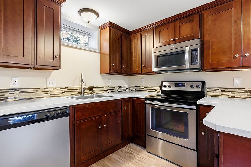 1st image of 4430 NE 78th Ave #B