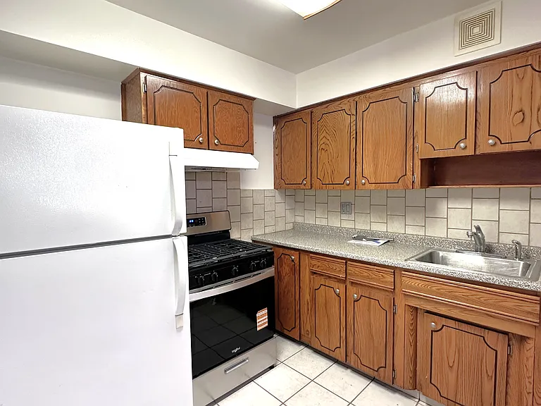 65-12 Maurice Ave #F1 — Photo 6