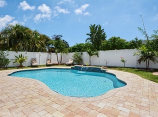 8424 Elaine Dr, Boynton Beach, FL 33472