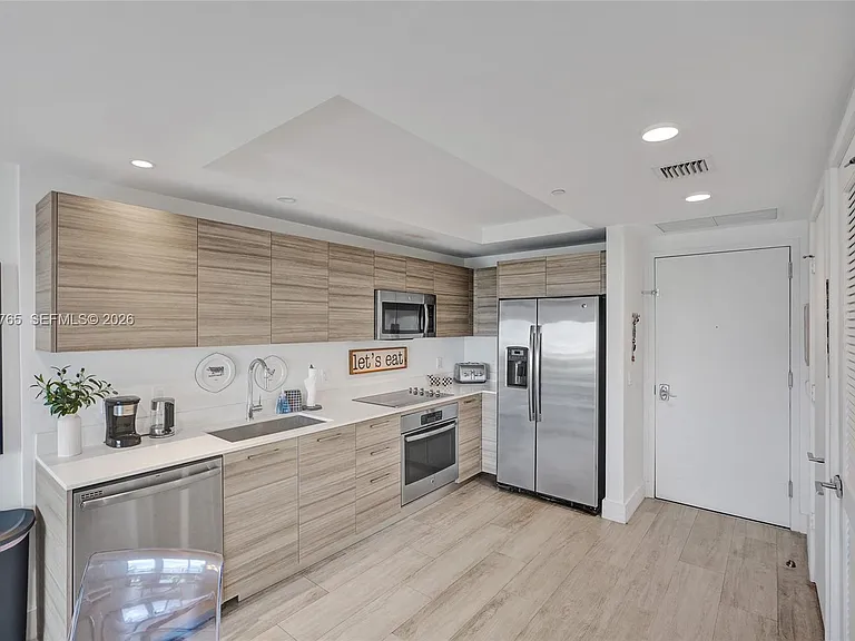 121 NE 34th St #910 — Photo 16
