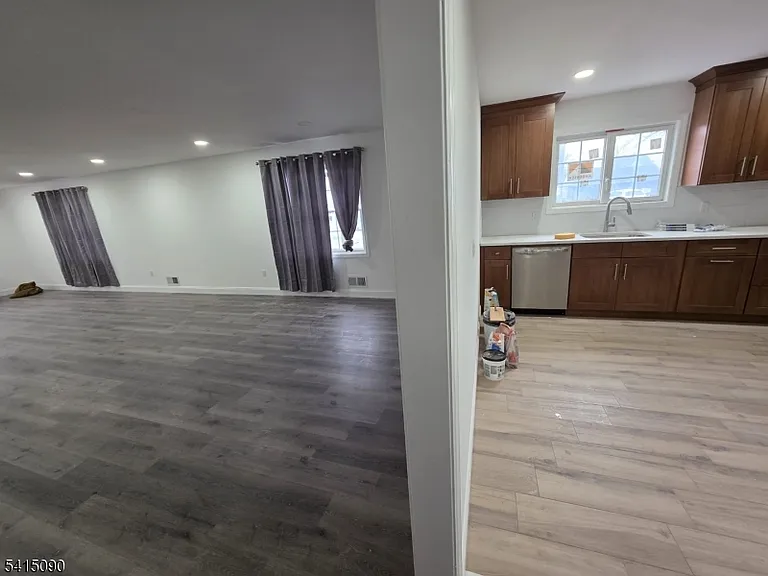 260 Trenton Ave — Photo 17