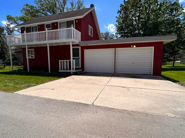 24641 Lakeside Dr, Lake Mills, IA 50450