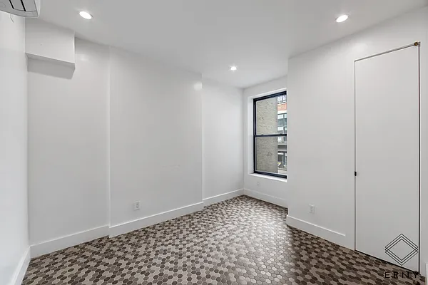 Rented by ERNY LLC | media 11