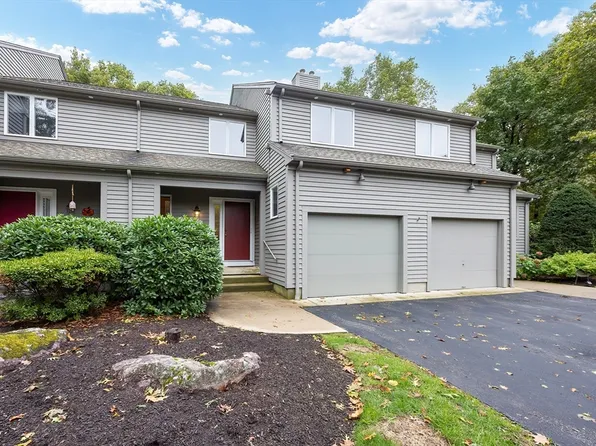 34 Poppasquash Rd #34, North Attleboro, MA 02760