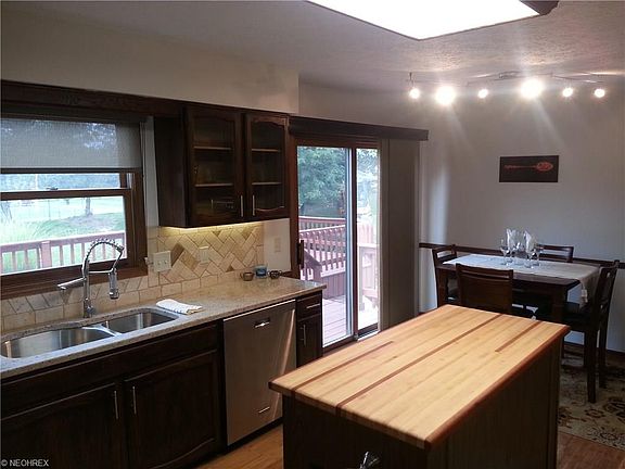 5th image of 10102 Greenwich Dr