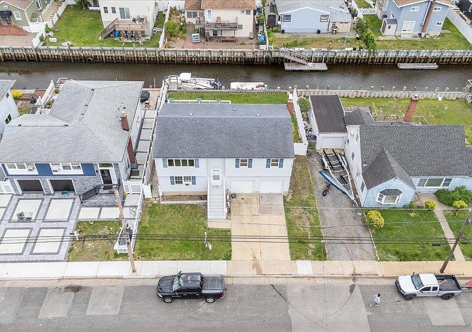 1st image of 801 S Long Beach Avenue